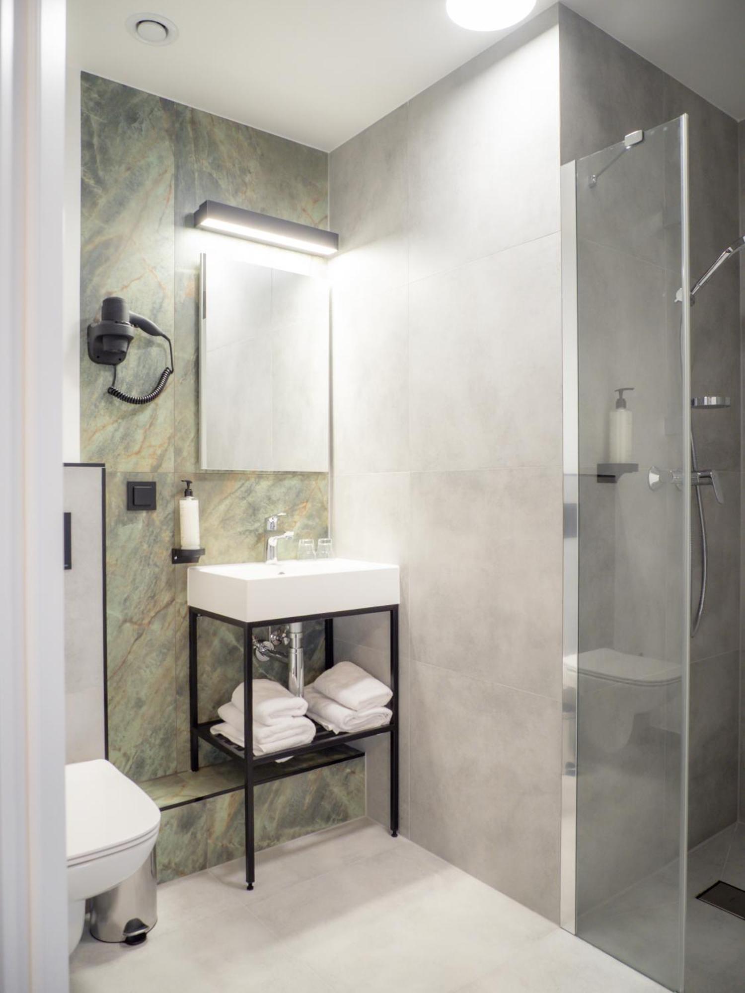 B&B Hotel Leszno Leszno  Bagian luar foto